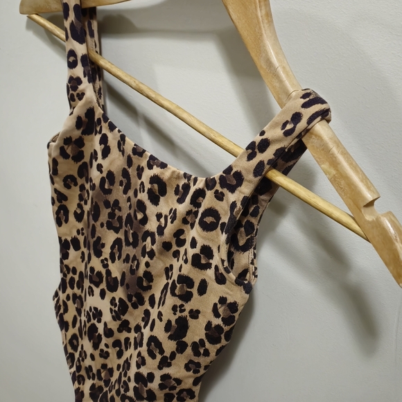 Babaton (Aritzia) XS Leopard Print Bodysuit - Picture 9 of 9